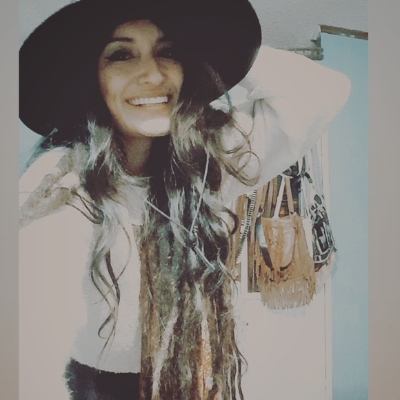 Meet your Posher, Marlene - Picture 2 of 2